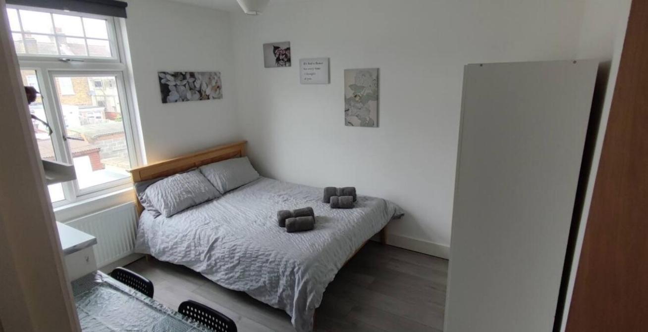 Double Room Edmonton Green, London N9 Extérieur photo